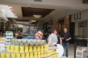 Armando at Canstruction 2